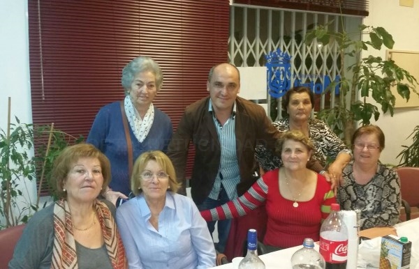 Los mayores de los centros de día ‘Altamar’, ‘Rompeolas’ y ‘Las Angustias’ celebran sus tradicionales ‘castañadas’
