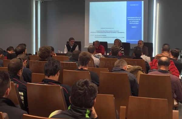 El Centro de Desarrollo Turístico de Motril acoge tres cursos de formación técnica en el que participan bomberos de toda la provincia