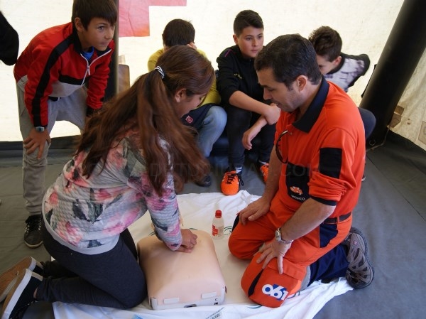 Más de 400 alumnos de Motril y Torrenueva asisten al ‘Taller Salvavidas’ sobre reanimación cardiopulmonar