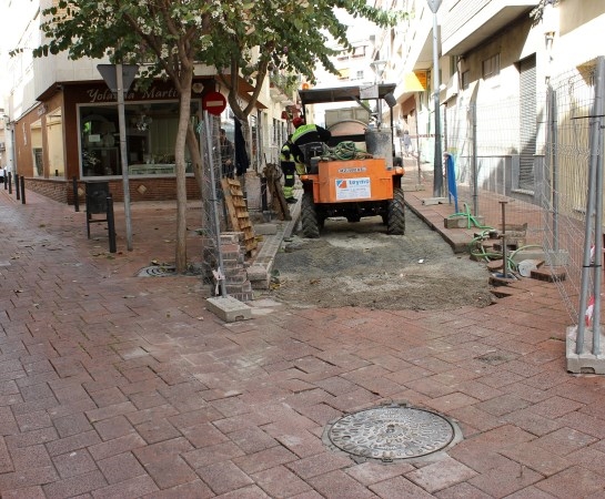 El Ayuntamiento renueva el pavimento de las calles Puntica y Cuatro Esquinas