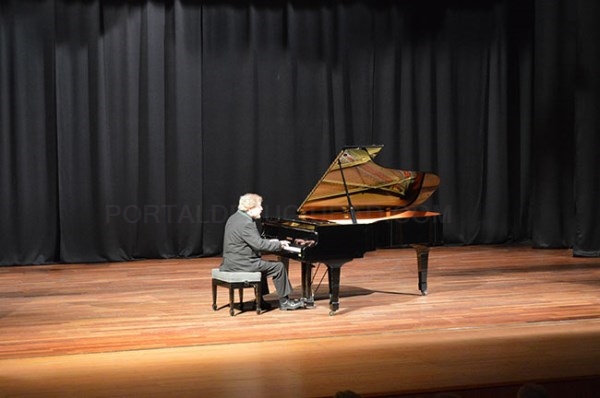 El pianista rumano Alexander Preda dio un magistral concierto en Almuñécar.