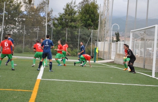 Los séniors del Puerto de Motril CF en la Cuarta Andaluza se meten en la lucha por el ascenso