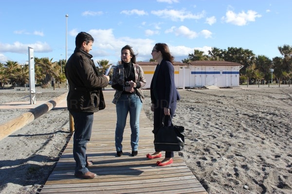 Un dispositivo especial acondiciona las playas motrileñas para Semana Santa