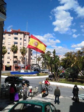 Almuñécar condena los atentados en Bruselas y decreta dos días de luto