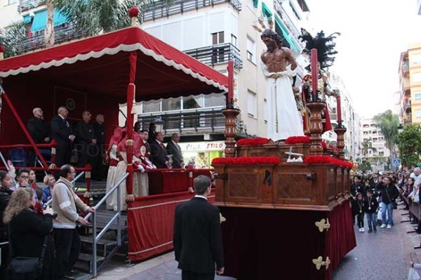 a Agrupación de Cofradías de Semana Santa de Almuñécar acordó la ubicación de la tribuna oficial en la Avenida de Andalucía