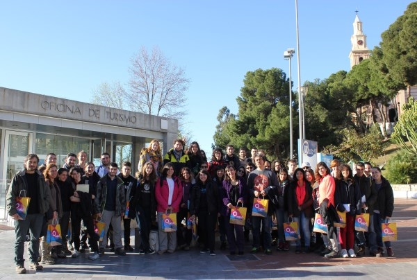Alumnos de Biología de la Universidad Autónoma de Madrid se interesan por los proyectos e iniciativas del sector pesquero motrileño