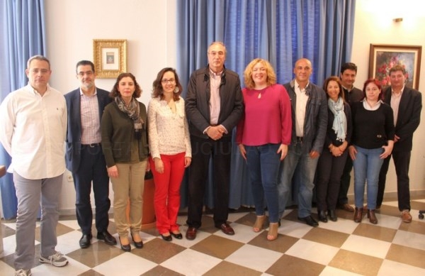 El Ayuntamiento y Cáritas firman un acuerdo para formar a 25 personas en riesgo de exclusión social