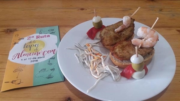 Almuñécar celebra hasta el domingo la II Ruta de la Tapa con la participación de una treintena de establecimientos.