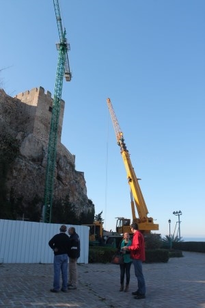 Desaparece la grúa del Castillo tras dos años de trabajos de rehabilitación.