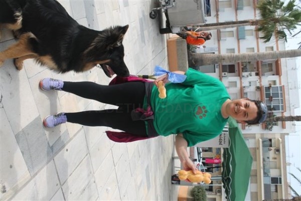 Salobreña celebra una fiesta con los perros como protagonistas