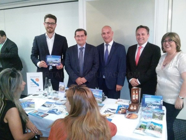 Mancomunidad participa y apoya la presencia de la Costa Tropical en la acción promocional “Granada en Madrid”.