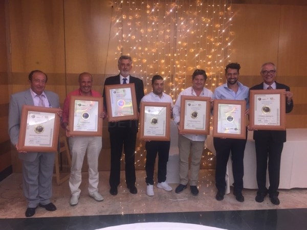 Dos chiringuitos de Salobreña galardonados con la medalla de oro de radio turismo
