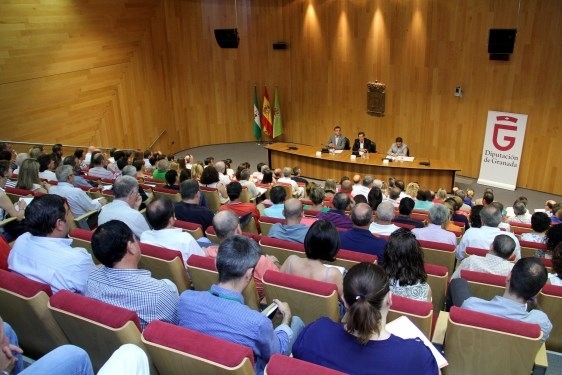 Diputación prima a los pequeños municipios en el plan extraordinario de inversiones procedentes del superávit del Presupuesto de 2015