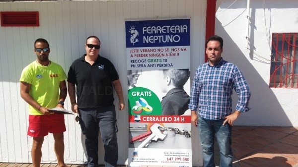 Los usuarios de las Playas de Salobreña que tengan niños pequeños podrán disponer nuevamente este verano de las pulseras anti pérdida