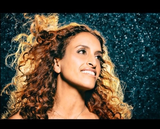 La cantante israelí NOA cierra mañana el 25 Festival Tendencias de Salobreña