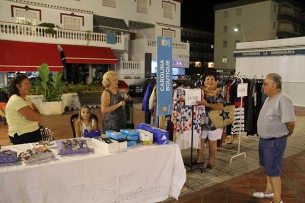 El comercio de La Herradura salió a la calle es con grandes rebajas bajo el nombre de "Street Market"