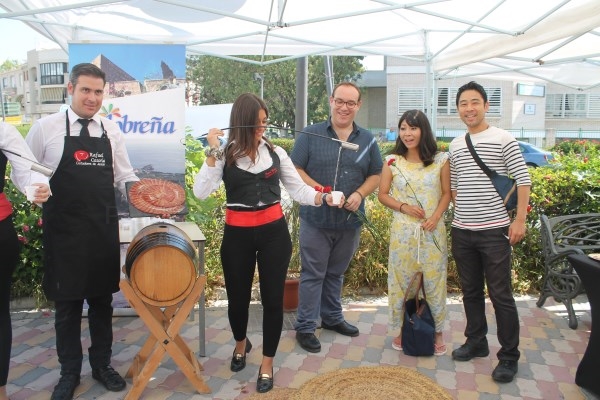 Salobreña celebra el incremento de visitantes en el día internacional del turismo