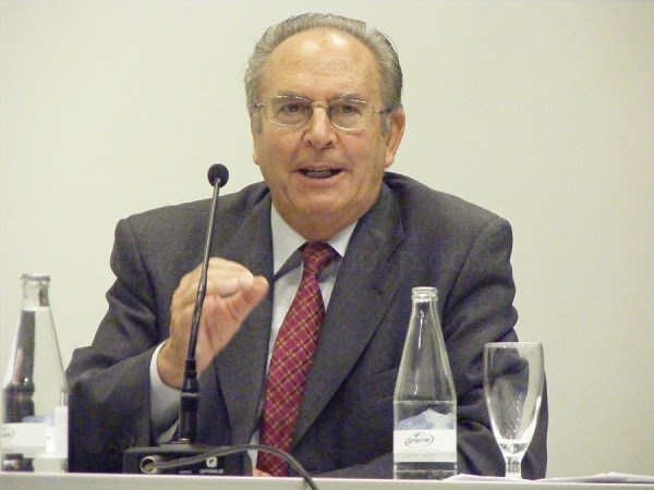 Almuñécar se suma al homenaje a Cervantes con una conferencia del catedrático emérito de Filosofía Pedro Cerezo Galán