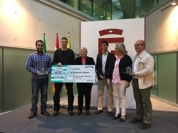 Salobreña recibe el galardón “Iglú Verde” por el incremento en el reciclado de vidrio