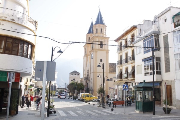 Órgiva pone en marcha la campaña Compra en tu pueblo por Navidad en apoyo al comercio local