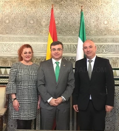 RUFINO TRASLADA AL NUEVO SUBDELEGADO LA NECESIDAD DE FINALIZAR EL ARREGLO DEL PASEO MARÍTIMO DE LA VILLA