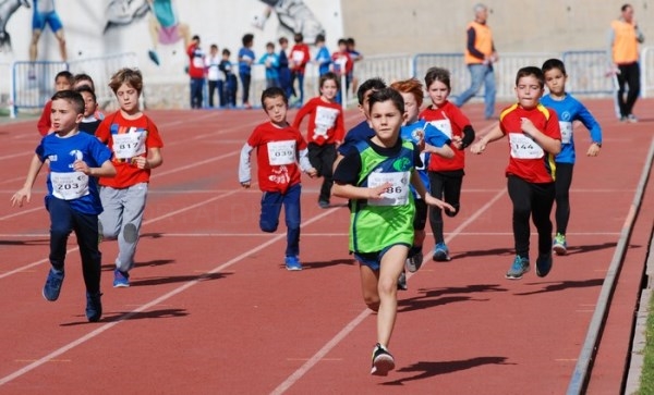 La segunda jornada de los Juegos Escolares de Atletismo en pista se celebra este domingo