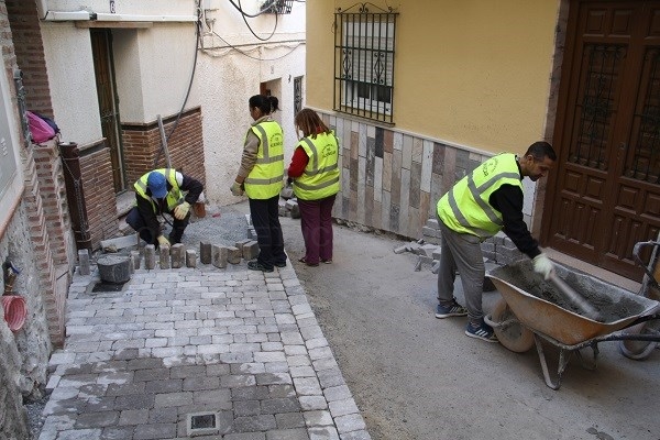 Arrancan los trabajos de rehabilitación de la calle San Miguel Bajo de Almuñécar