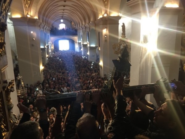 Órgiva inicia los actos de celebración de la festividad de Cristo de la Expiración con el descendimiento de su copatrono