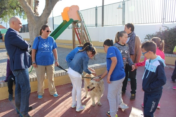 Escolares del Ave María Varadero participan en una actividad de inclusión y respeto con motivo del Día Mundial de Concienciación sobre el Autismo