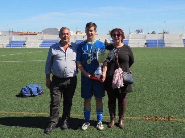 Órgiva felicita a su vecino, Ramón Enríquez, tras haber sido convocado por la Selección Nacional sub16