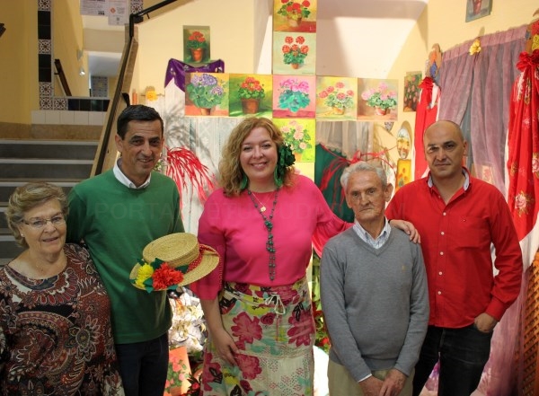La alcaldesa y el concejal de Servicios Sociales visitan las Cruces de los Centros de Participación Activa de Personas Mayores