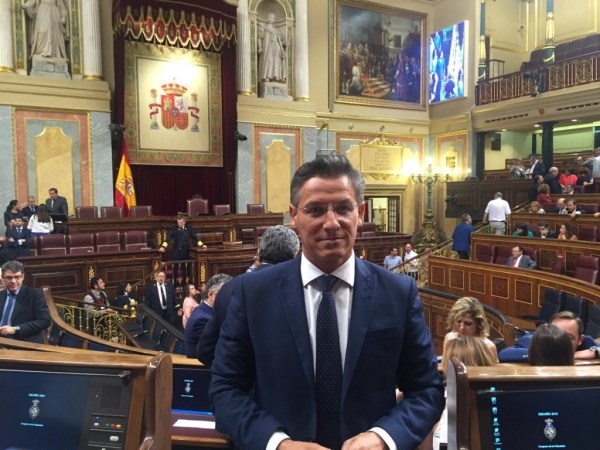 Ciudadanos reivindica al Gobierno actuaciones para evitar el deterioro de los exteriores y las áreas auxiliares del aeropuerto de Granada