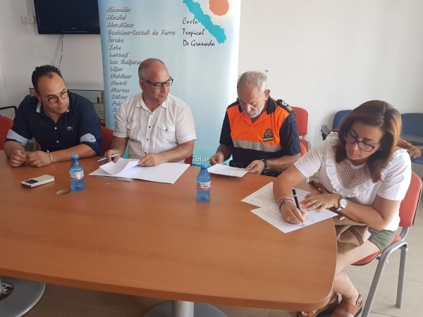 Mancomunidad firma convenios de patrocinio con tres asociaciones de Almuñécar.