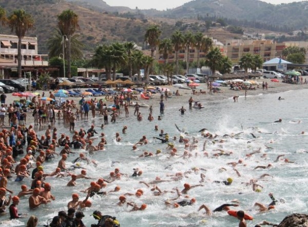 La XVIII Travesía a Nado de La Herradura cerrará este próximo domingo el Circuito Provincial de Travesía a Nado 2017