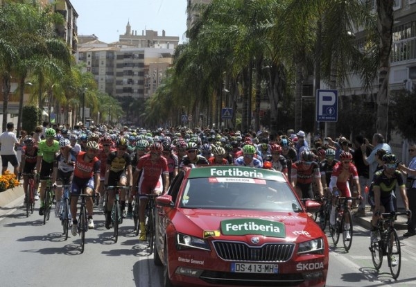 Motril se convierte en la capital del deporte con la salida de la Vuelta Ciclista a España