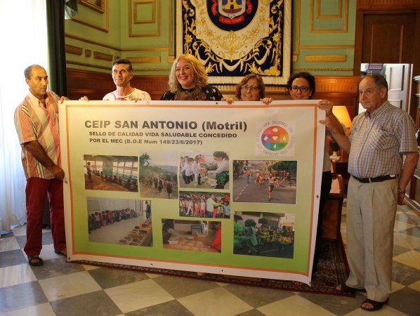 El colegio San Antonio recibe el Sello de Vida Saludable que otorga el ministerio de Educación, Cultura y Deporte
