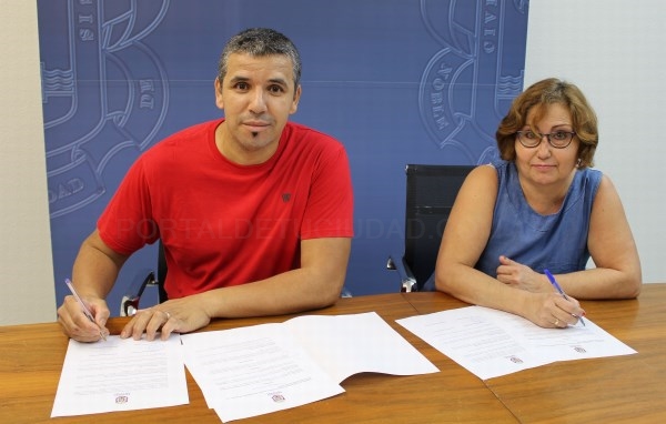 El área de Educación y la Asociación Intercultural DARNA renuevan el acuerdo para impartir clases gratuitas de español y árabe