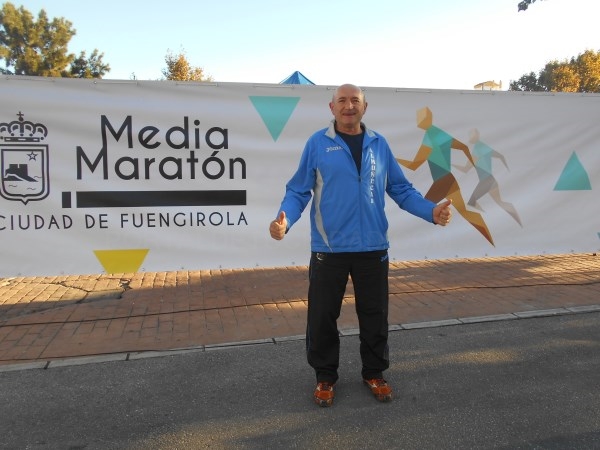 BUENAS MEDIAS MARATONES POR FUENGIROLA Y MOTRIL PARA NUESTROS CORREDORES DEL C.A. ALMUÑÉCAR.