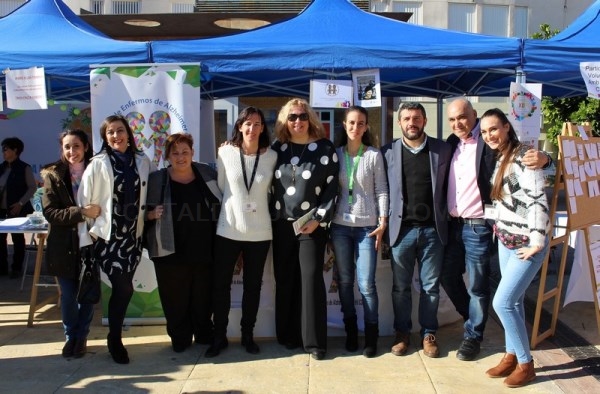 La XII Feria de Asociaciones y ONG destaca la labor de los voluntarios en el Día Internacional del Voluntariado