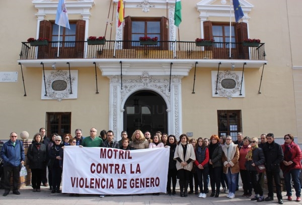Motril condena el asesinato de una mujer en Guadix