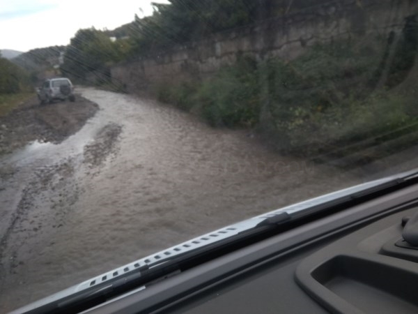 EL PSOE DE ALMUÑÉCAR Y LA HERRADURA DENUNCIA EL ABANDONO QUE SUFREN LOS VECINOS DEL BARRIO DE CASA ADELFAS.