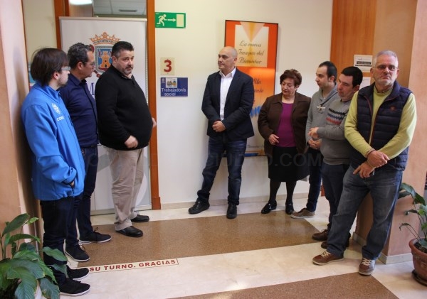 Los edificios municipales de Motril incorporan paneles informativos con códigos QR, pictogramas y lenguaje braille para ser totalmente accesibles