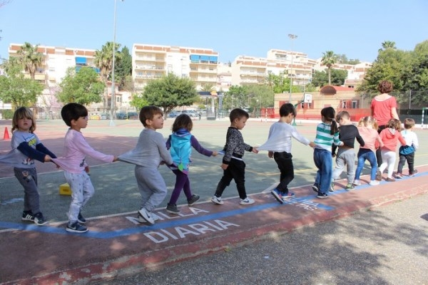 El programa La Milla Diaria busca prevenir el sedentarismo y la obesidad infantil en los centros educativos de Motril