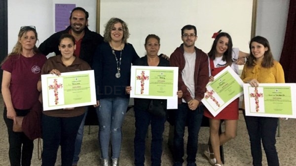 Cafetería Pereira y calle La Fuente ganan el Concurso de Cruces en Salobreña