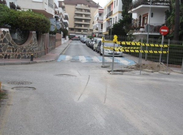 Arrancan las obras de rehabilitación integral en la calle Bikini de Almuñécar