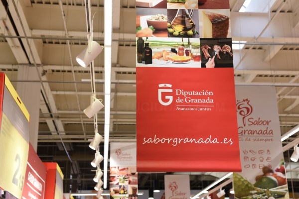 32 empresas de “Sabor Granada” promocionan sus productos en Carrefour
