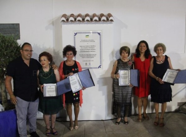 La Herradura rinde un sencillo y emotivo homenaje a cuatro mujeres destacadas por apoyar las tradiciones e iniciativas populares