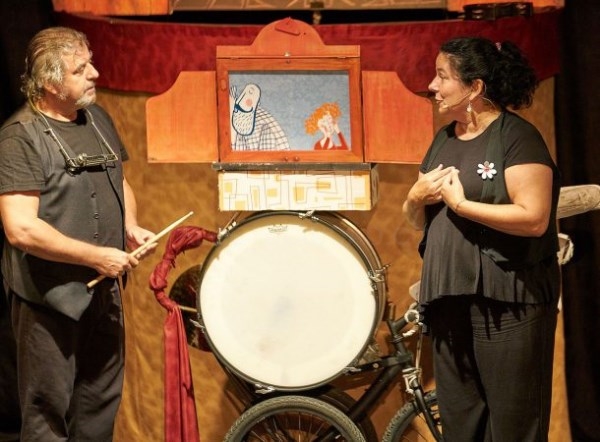 La compañía gaditana “La Gotera de la azotea” inaugura esta noche el XX Festival de Títeres de La Herradura