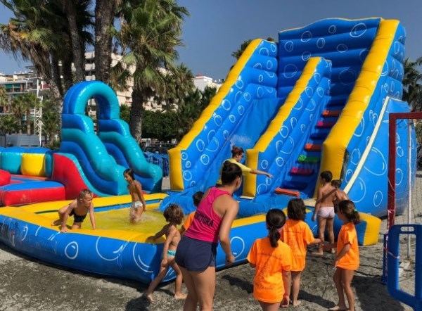 Los pequeños, protagonistas del inicio de las fiestas patronales de Almuñécar
