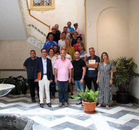 MANCOMUNIDAD ENTREGA   54.000 € A COLECTIVOS Y ASOCIACIONES DE LA COSTA TROPICAL PARA PATROCINAR SUS PROYECTOS.